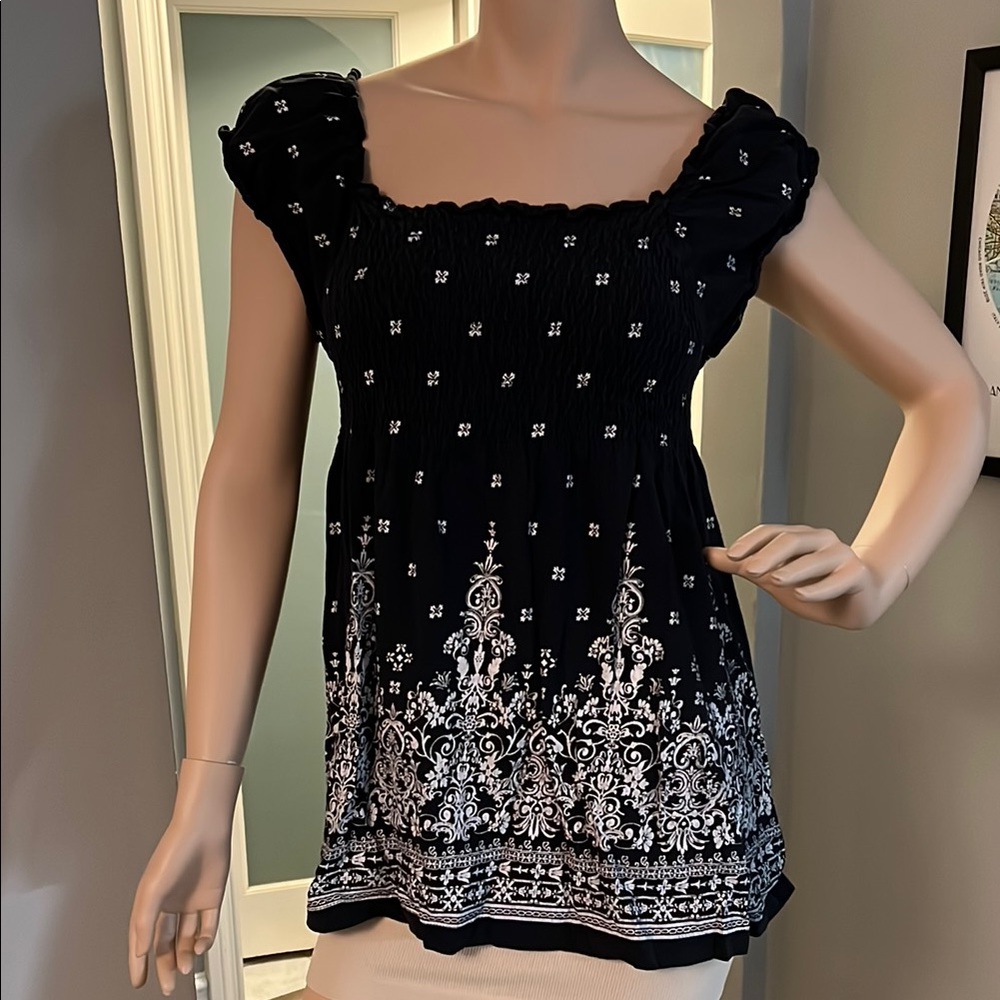 Black and White Top